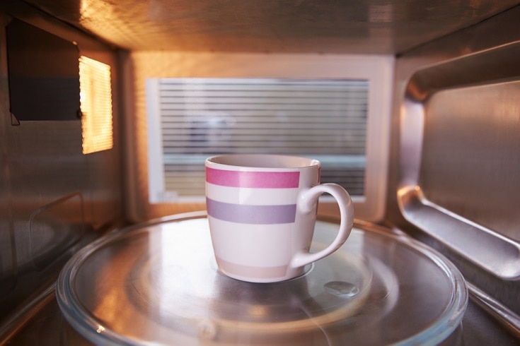 Microwave Oven_shutterstock_monkey业务图像中的咖啡